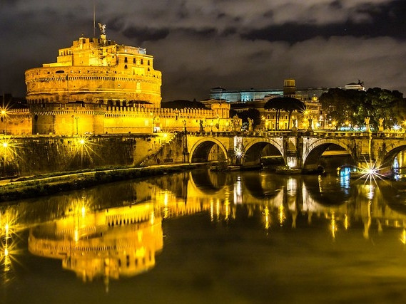 DISCOVERING ROME